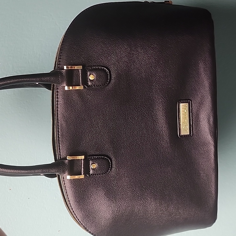 NWOT. Joy and Ivan Black Leather Satchel Bag metal zipper, classic, pockets,feet